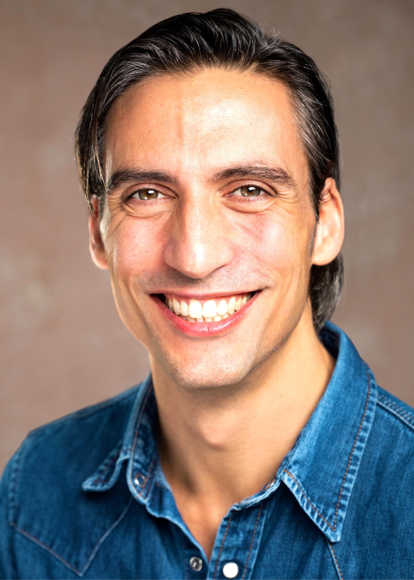 Gabriele Stifani actor profile portrait